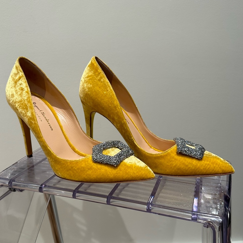 Rupert Sanderson Malory Crystal pumps in yellow velvet size 41